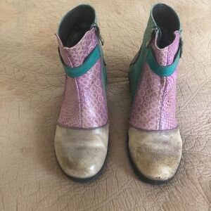 L'Artiste by Spring Step pink and turquoise leather booties 7.5